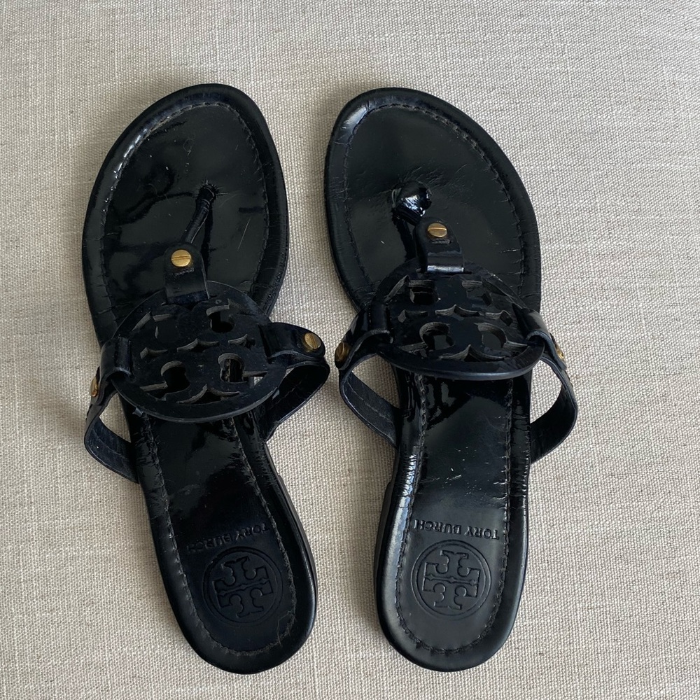 TORY BURCH MILLER SANDAL, PATENT LEATHER